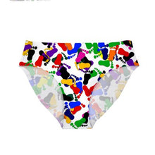 Load image into Gallery viewer, 3D Kiss Swimming Trunks